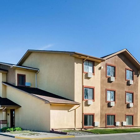 Super 8 By Wyndham Flint Township Miller Rd/Bishop Airport Hotel Exterior photo